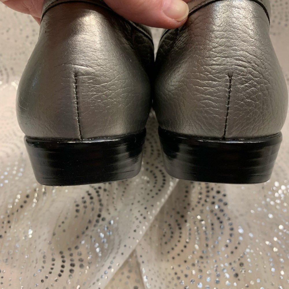 Nwot Silver Metallic Loafers - image 8
